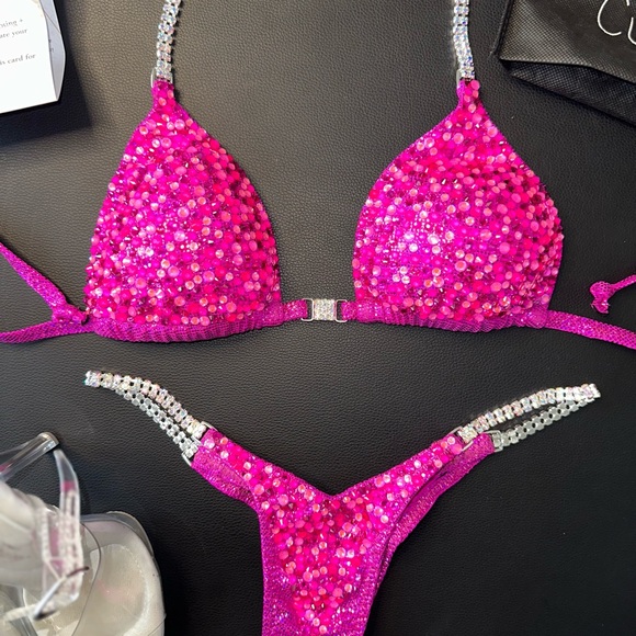 Wellness competition bikini - Picture 3 of 4